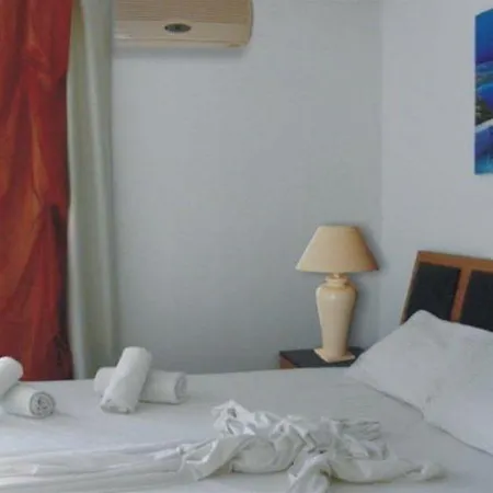Summer Breeze Hotell