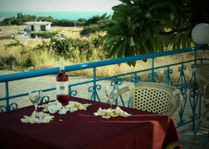 Summer Breeze Hotel 3*