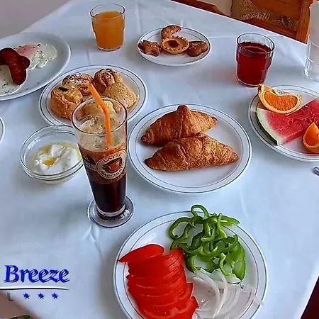 Summer Breeze Hotel 3*